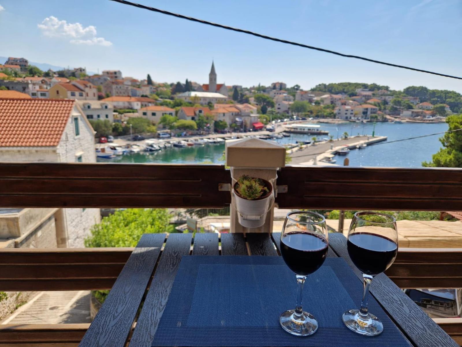 Studio Apartment Riva Sumartin Zewnętrze zdjęcie