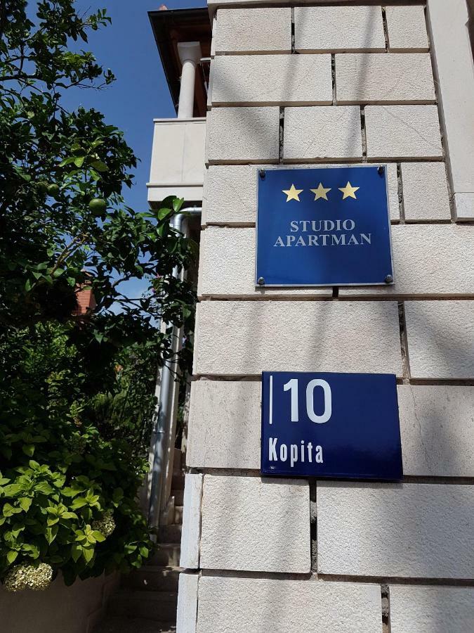 Studio Apartment Riva Sumartin Zewnętrze zdjęcie